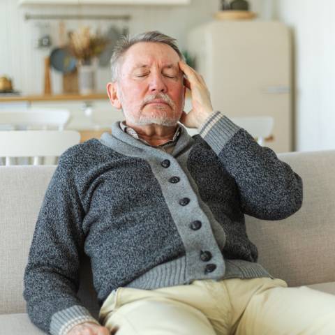Hyponatrémie : pourquoi la canicule augmente ce risque chez les seniors ?